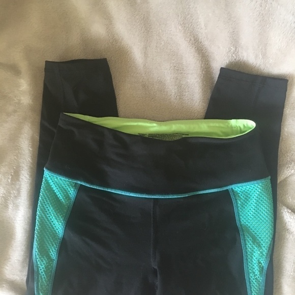VSX SPORT HIGH WAISTED CROP LEGGINGS - Picture 2 of 6